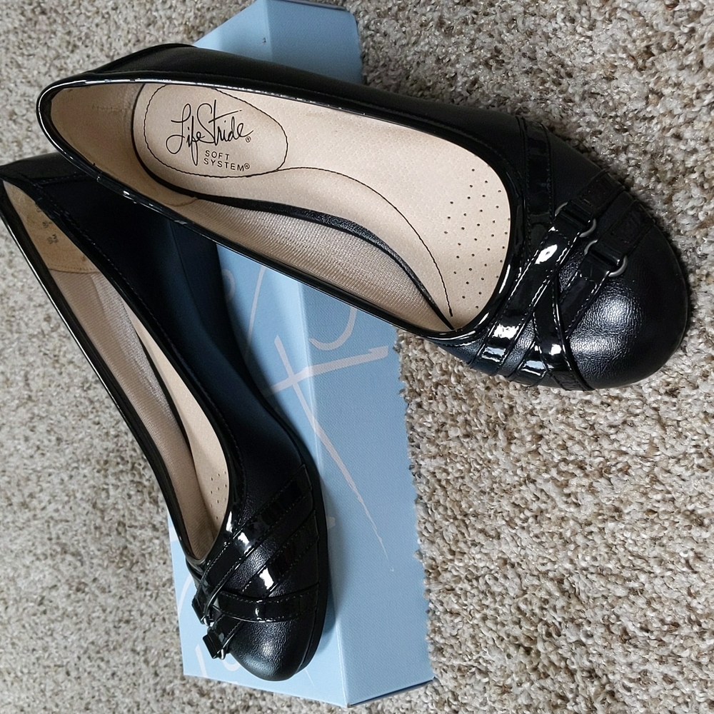 Life Stride Flair Black, Size 8 Shoe